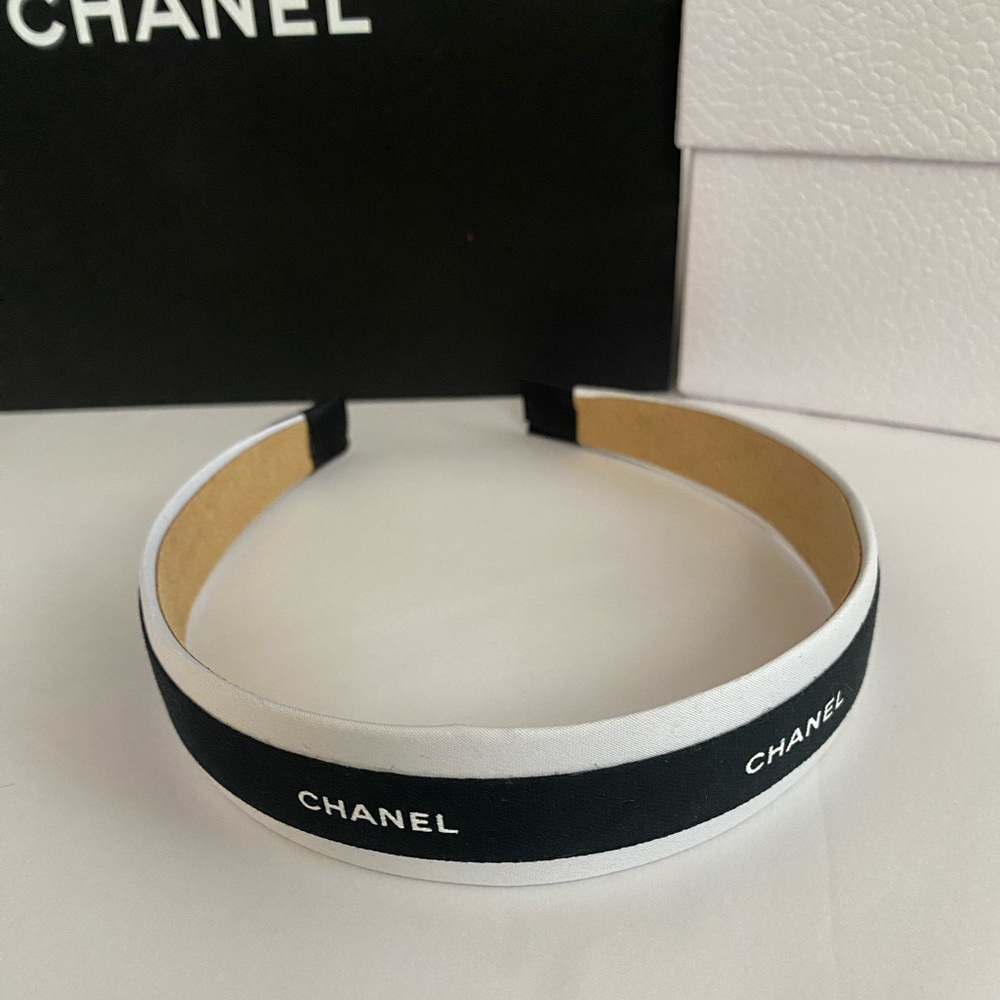 CHANEL Ribbon Black & White Logo Headband